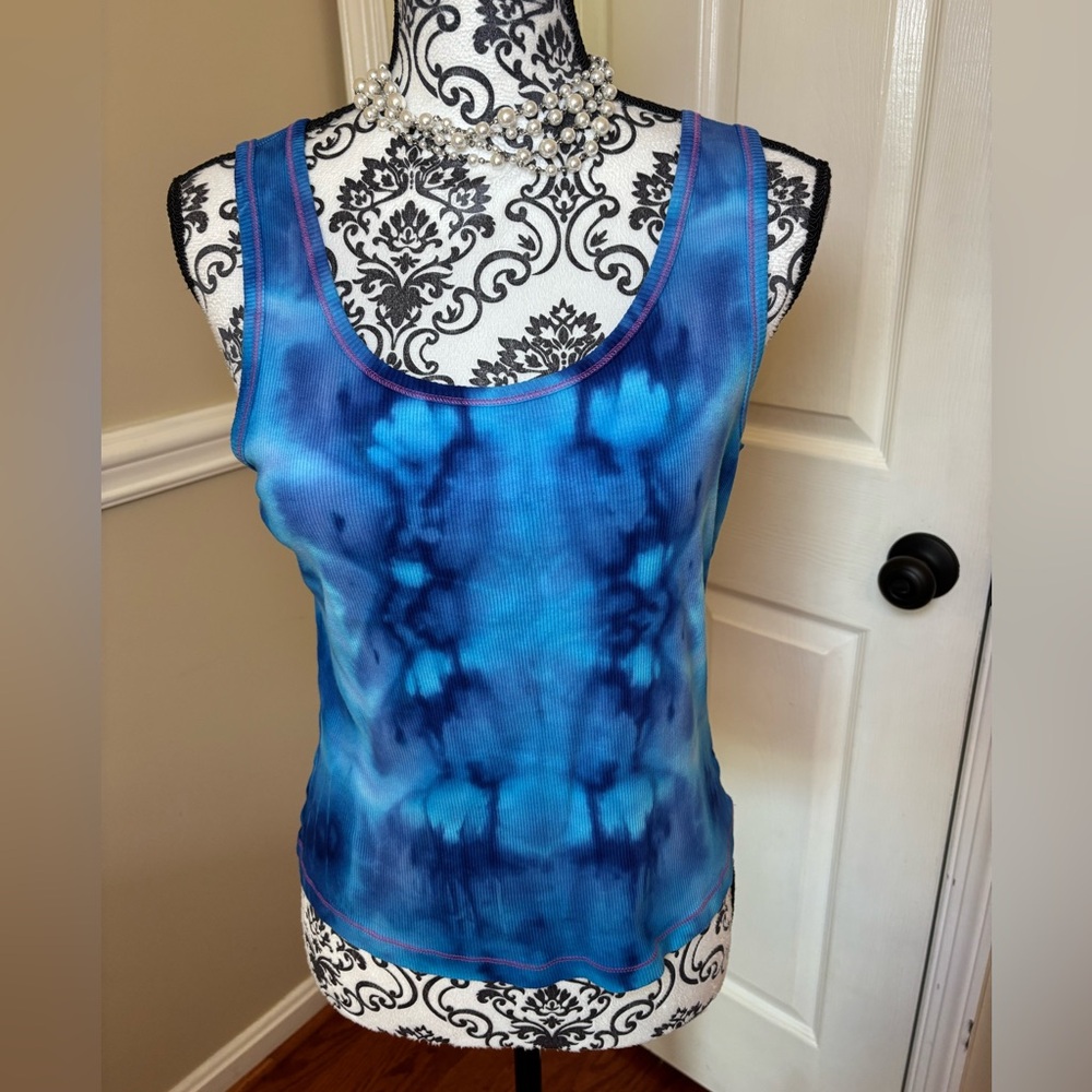 Taylor Marc’s - women’s Blue hand Tie-Dyed Tank Top, size Lg